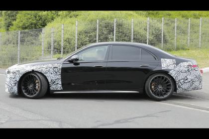 H Mercedes-Benz δοκιμάζει την ανανεωμένη S-Class στον δρόμο